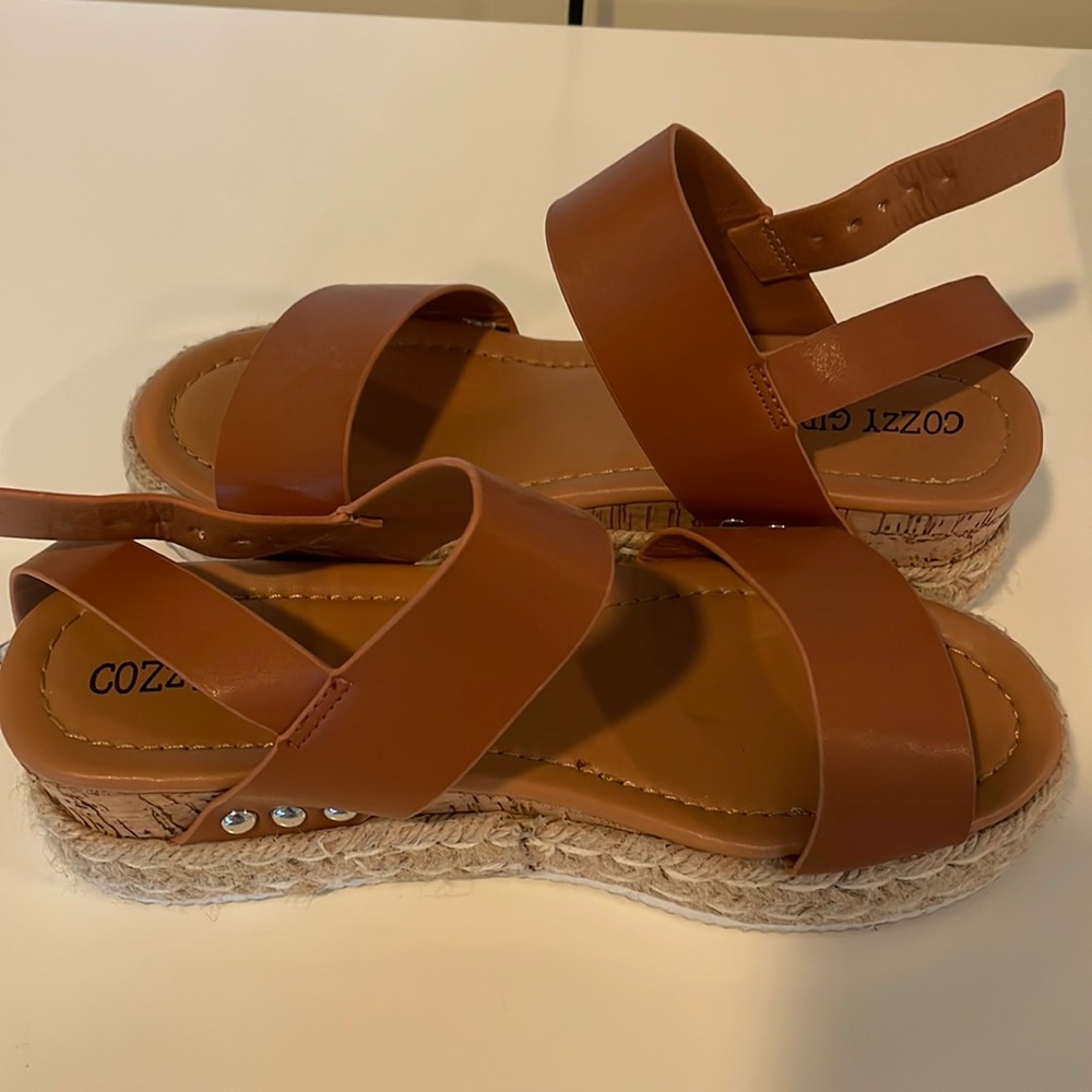 Platform tan leather sandals